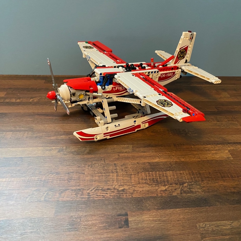 Lego Technic Fire Plane 42040